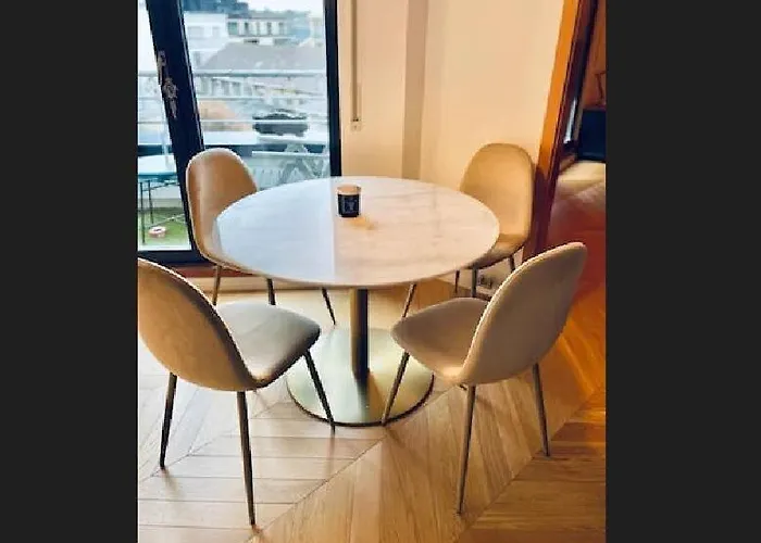 Stylish 1br With Parking And Outdoor Spaces *